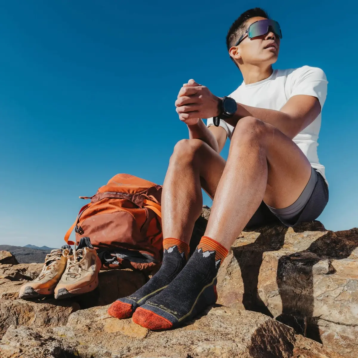 Hiker Quarter Midweight Hiking Sock W/ Cushion (Men's) - D1959m 4