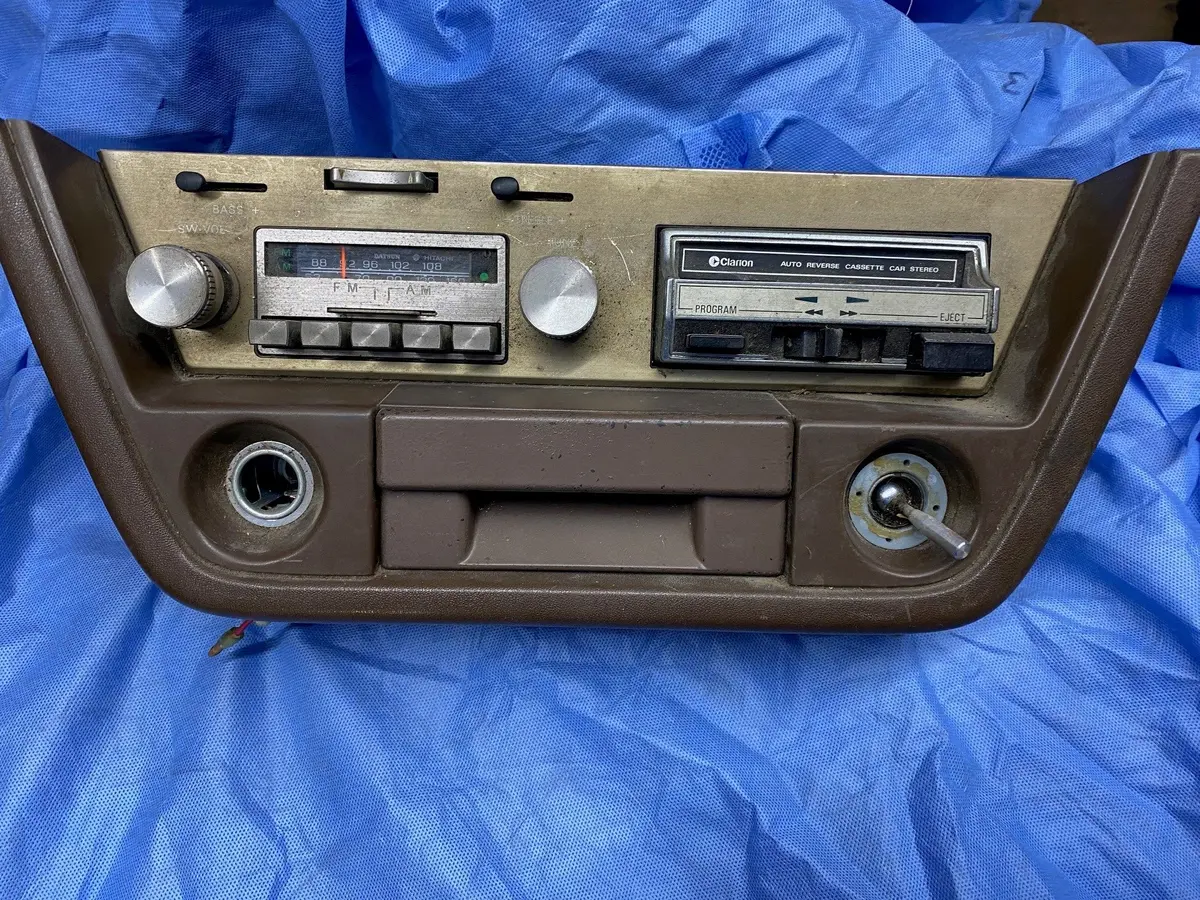 Datsun 280Zx Original Radio With Cassette And Console Brown 1