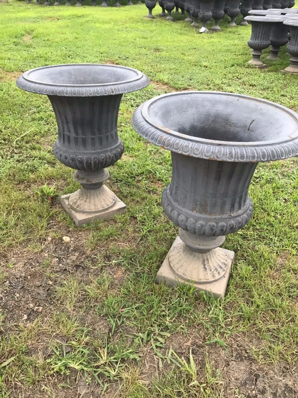 Urns Cast Iron - Pair Urns 1