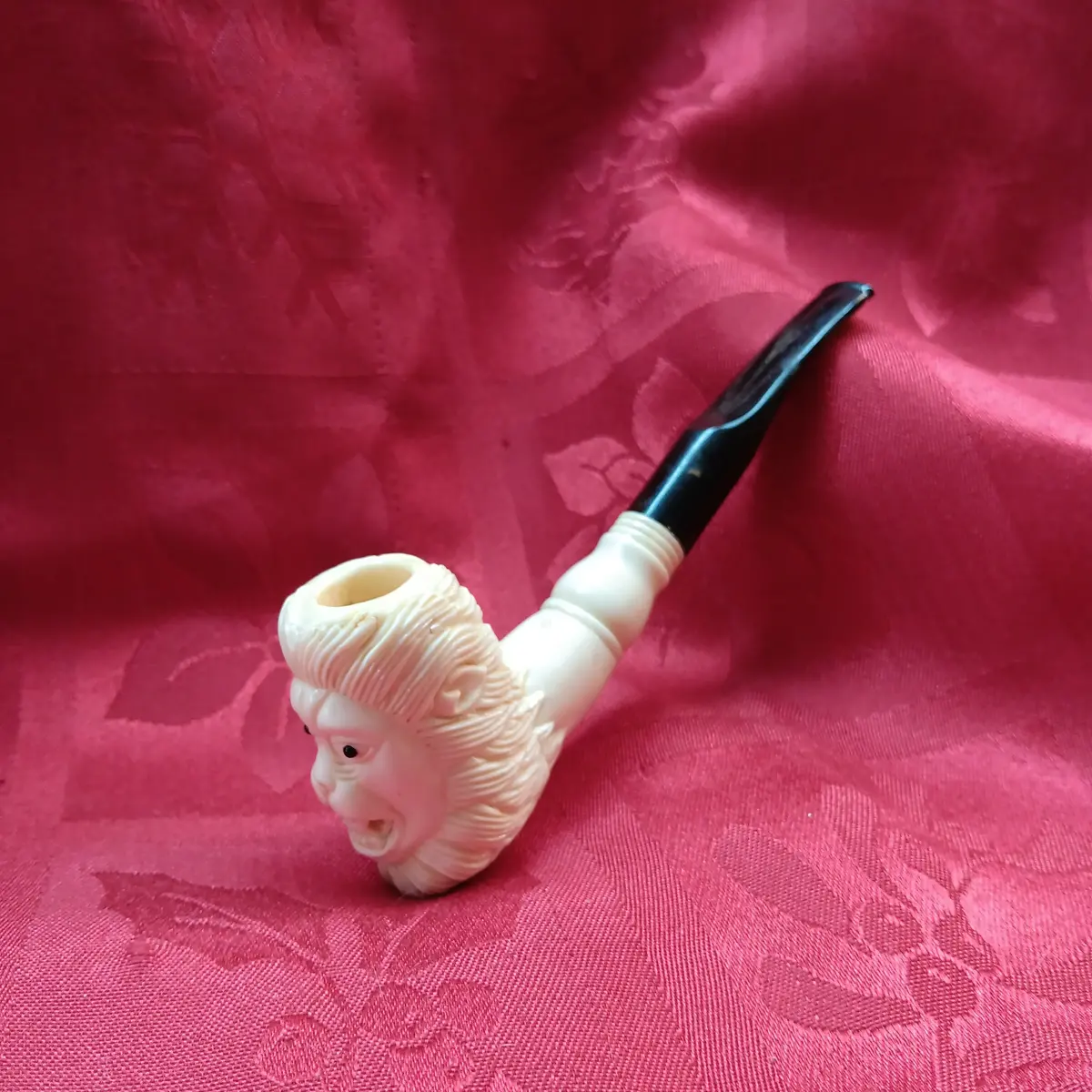 Hand-Carved Bone Lion Pipe 1