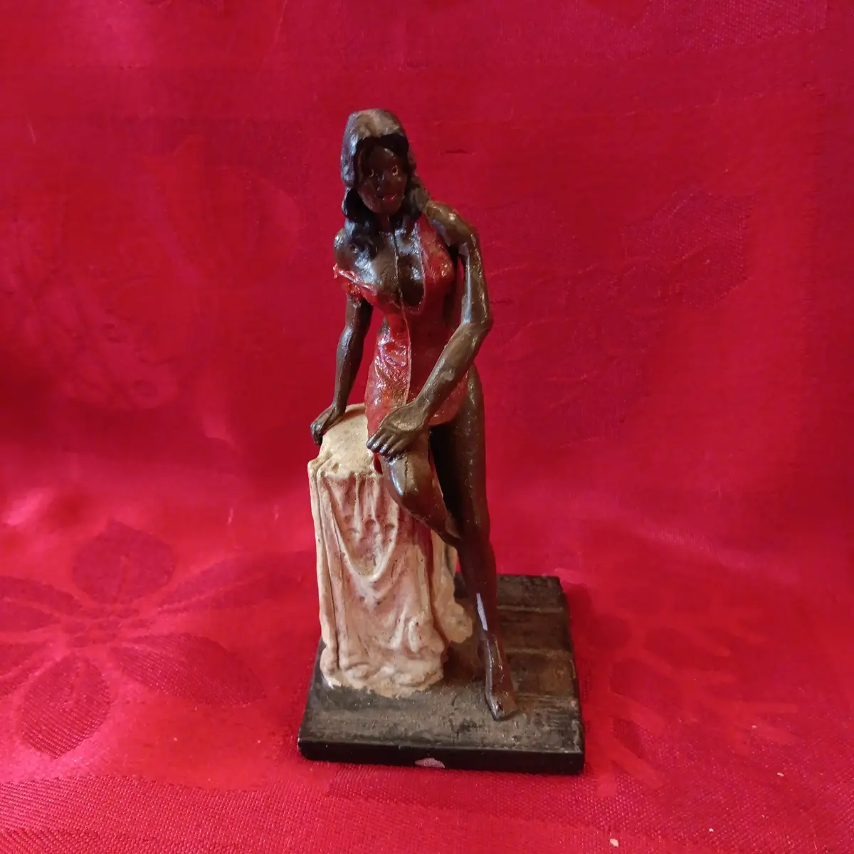 Lead Erotic Black Americana Red Dress Woman On Pedestool 1