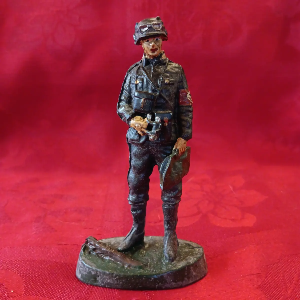 Lead Wwii Natzi German Soldier W/ Binoculars 1