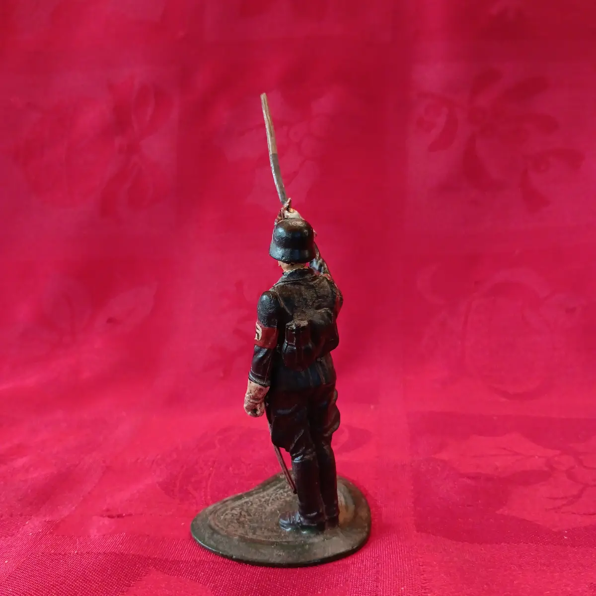 Lead Wwii Natzi German Soldier Raising Sword 2