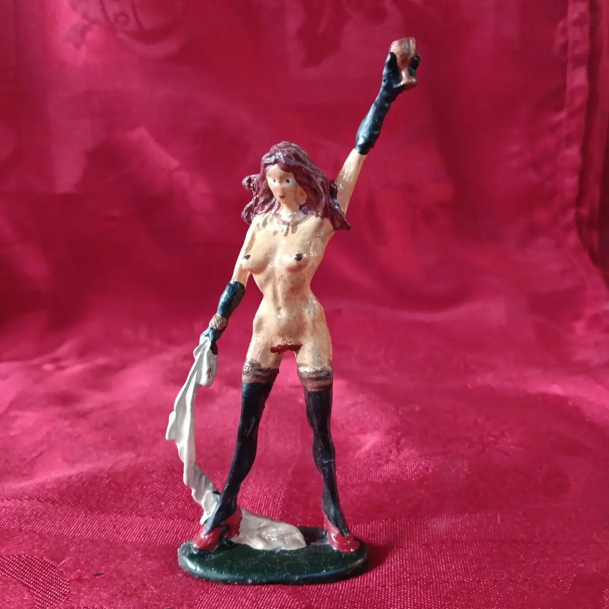 Lead Erotic Woman Naked Warrior - Red Hair 1