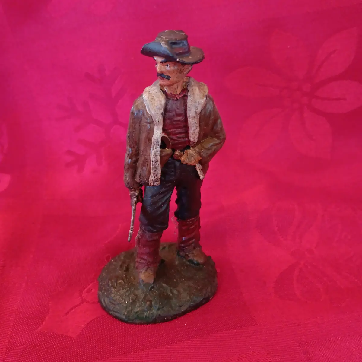 Lead Cowboy With Knife 1