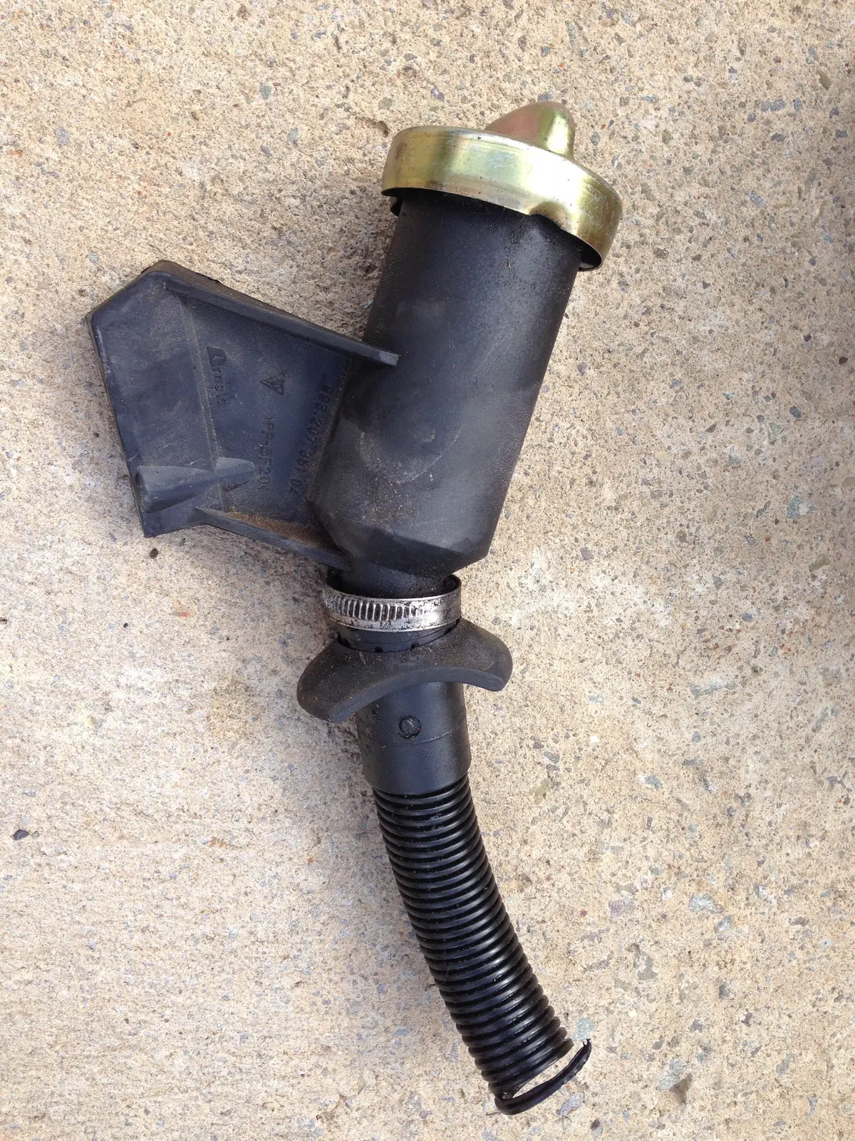 993 Oil Filler Neck With Cap And With Tube Oil Reservoir Tube Hose 993.207.212.02
Oil Fill Cap  911.107.072.02 1