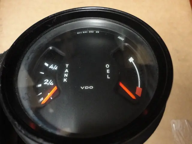 911 Fuel Level Tank 4/4  Oel Graph Gauge 1