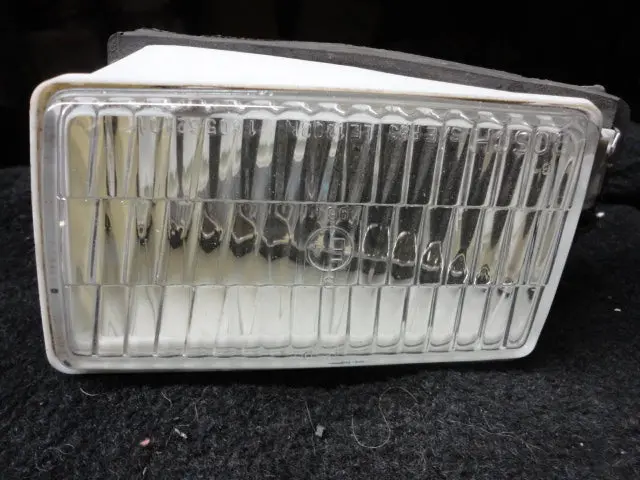 911 Fog Light Lens And Housing Right/Passenger  White 1984-89 Bosch 1 305 621 901 972 507
Fog Light Lens 911.631.203.00 Bosch 0 305 450 052 369 507 - 911.631.942.01 1