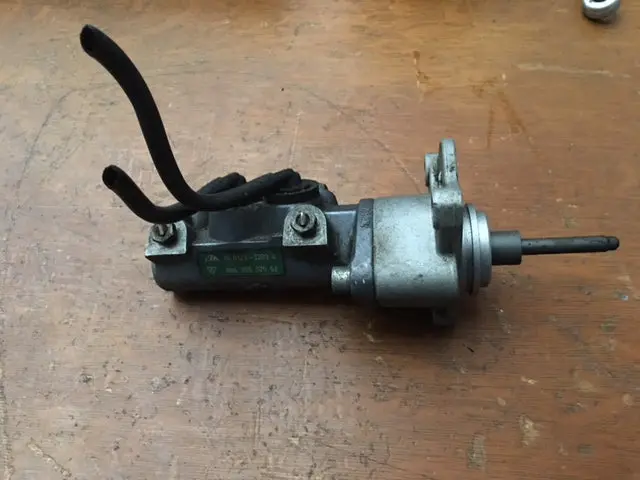964 Brake Master Cylinder C4 1