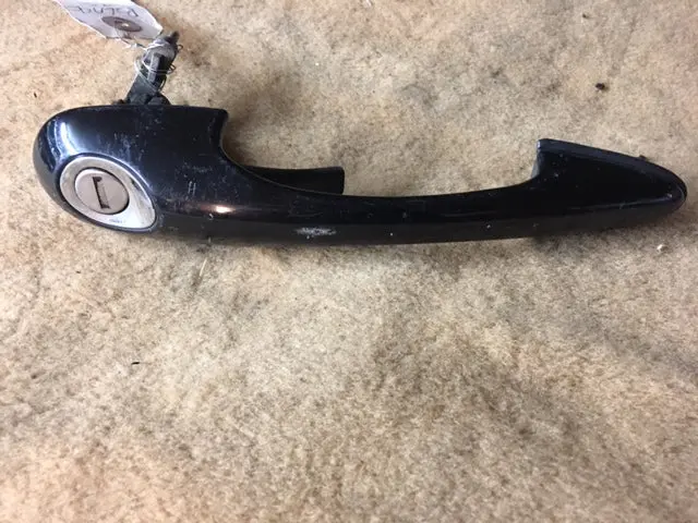 993 Door Handle Exterior Right Passenger With Release Arm And Tumbler Color May Vary You Must Specify If Tumbler Is Needed As Not All Cars Have The Arm And Tumbler Included. 1
