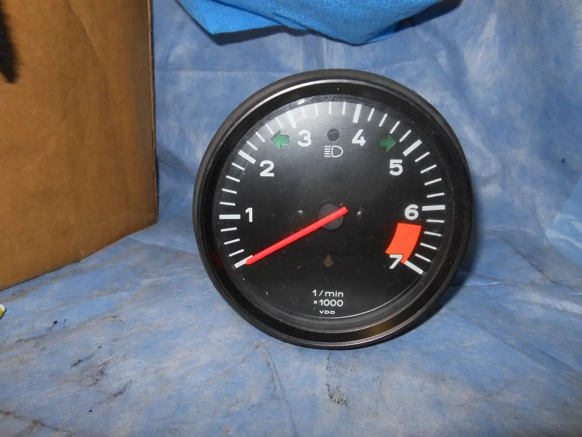 911 Tachometer Carerra 3.2 With Upshift Indicator 1984-89 Needs Work - 911.641.301.05 1