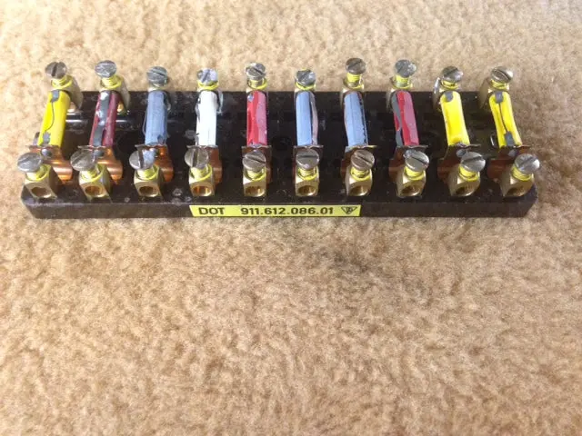911 Fuse Block 10-Pin 1974-86 Fuses Not Included 1