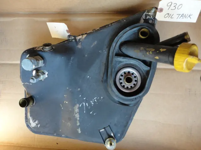 930 Oil Tank With Yellow Oil Cap  Threaded 1986 - 930.107.006.00 1