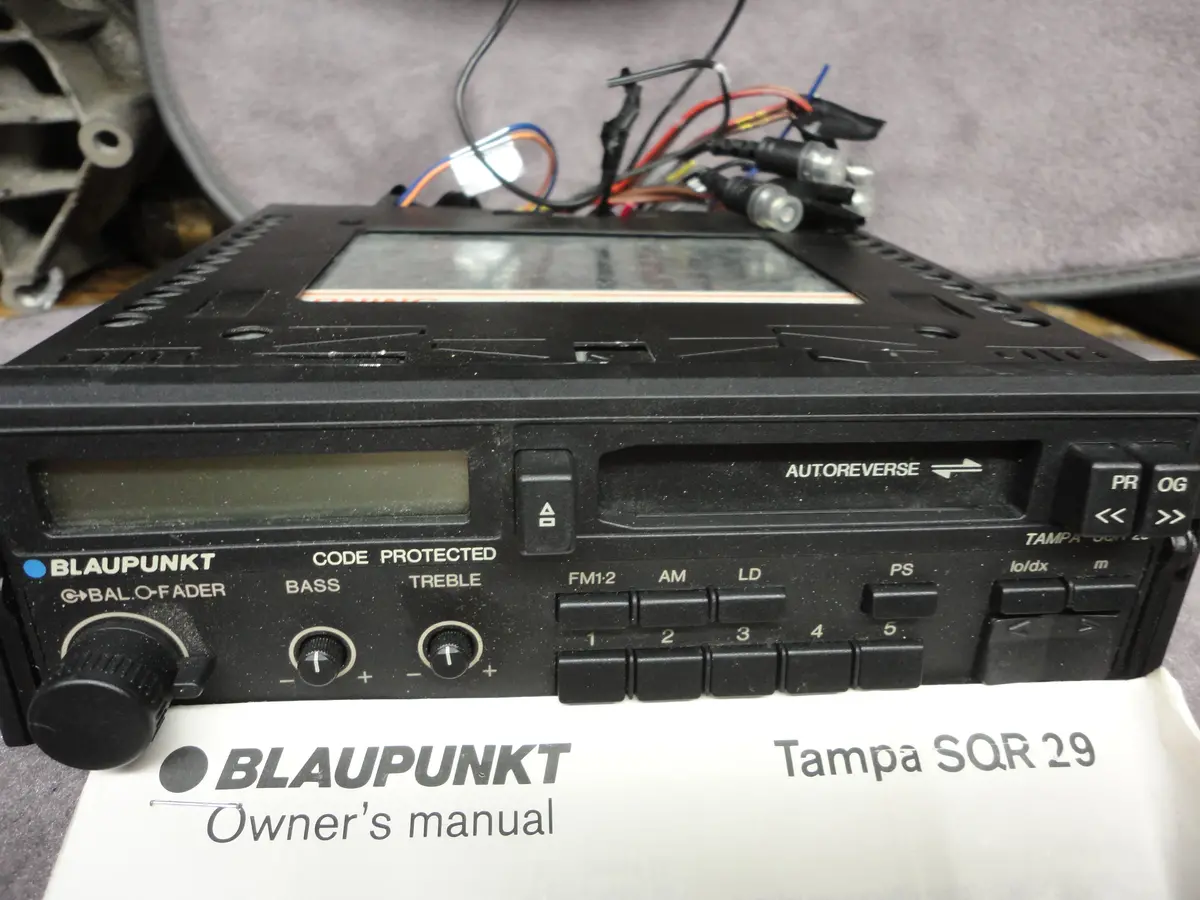 Blaupunkt Tampa Sqr 29 Stereo 
Fm/Am/Cassette Receiver With Face Plate  Includes Wiring 
Harness And Owner's Manual 1
