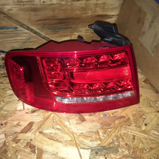 Audi A4 S4 B7 B8  Driver Tail Light  8K5945095e Mint 2011 - 8K5945095e 1