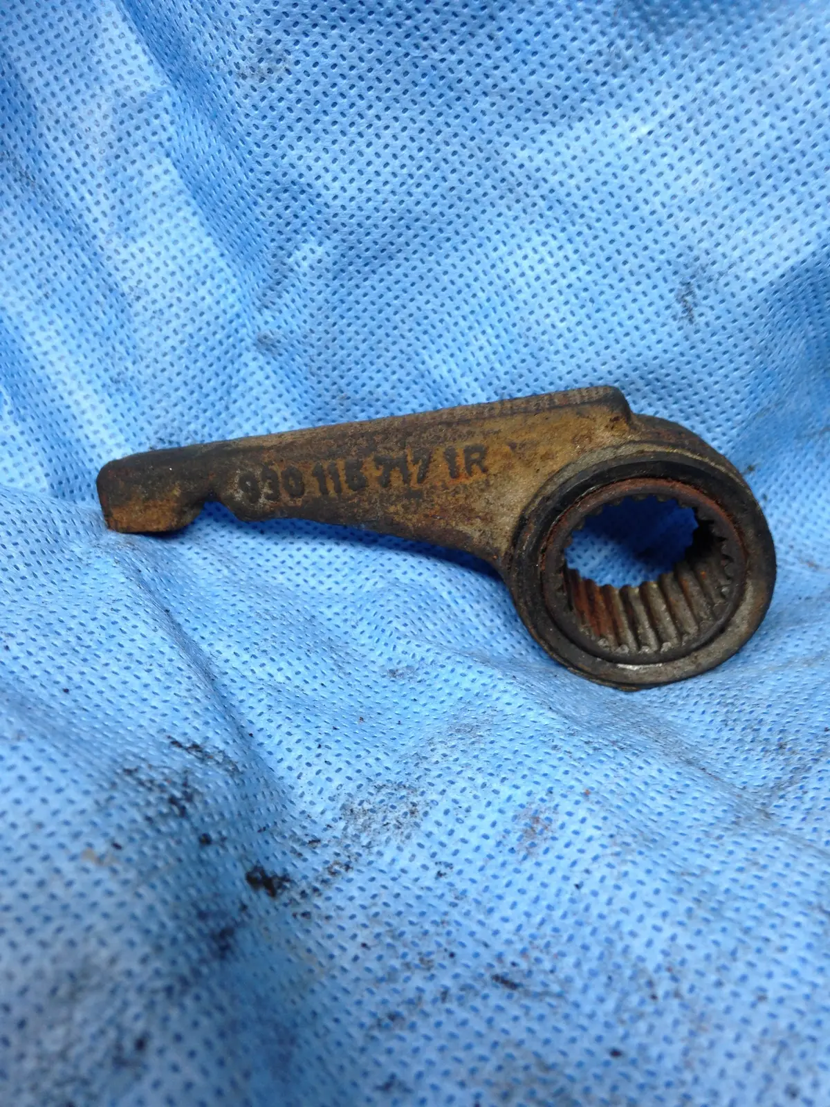 911 Clutch Adjustment Lever - 930.116.717.1R 1