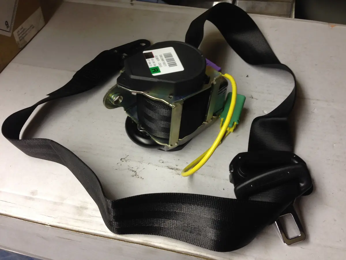 Cayenne 955 Seat Belt With Pretensioner 1
