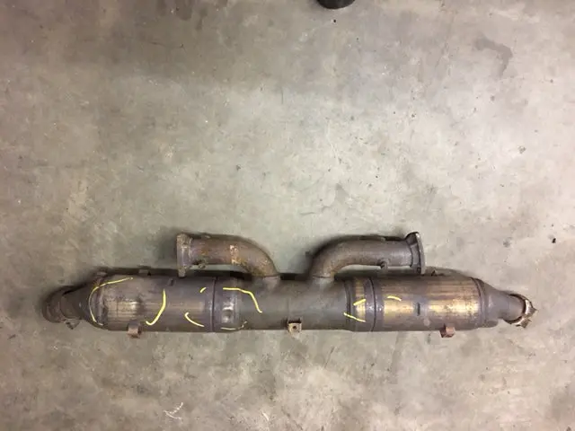 993 Catalytic Converter 4 O2 Sensore Holes No Sensors Included, Bare Has Dent 1998 - 1