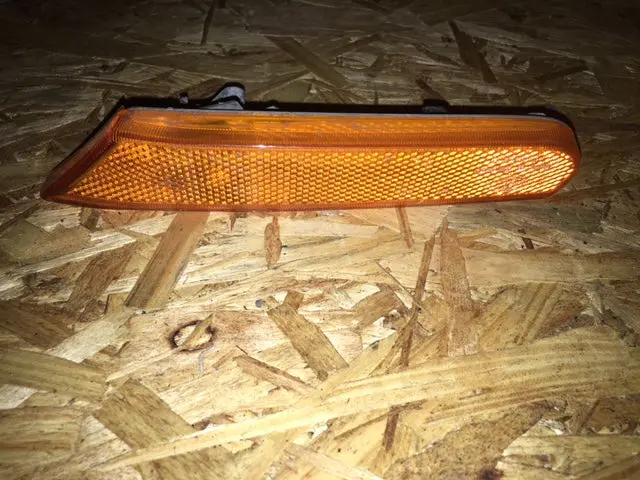 986 996 Side Marker Light Amber Driver Left - 996.631.037.01 1