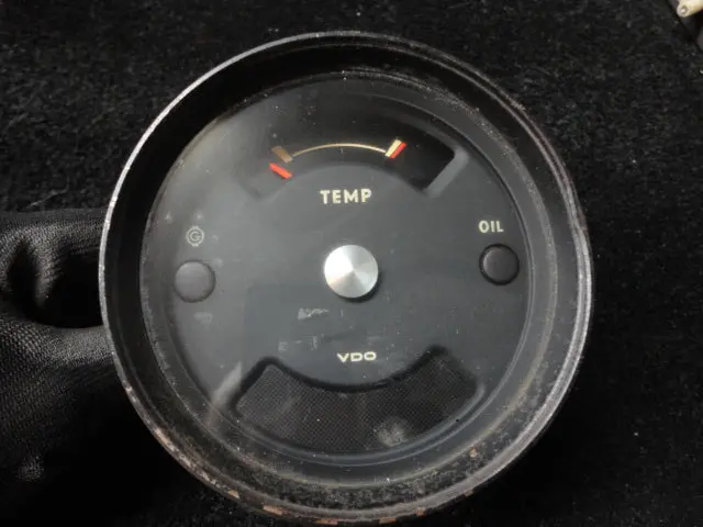911 Temp Graph Gauge With Oil Light And G Light And Bottom Display Vdo 1