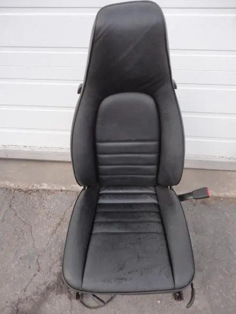 911 Seat Right Black Power 2-2 Way Needs Small Repair/Bent - 1
