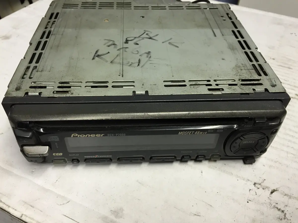 Pioneer Deh-P2000 Mosfet 45Wx4 Cd-Player Radio 1