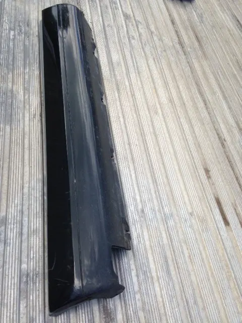 964 Rocker Panel Trim Outside Left Driver
C2/4 964.559.193.01 Oversize Shipping Applies - 964.559.093.01 1