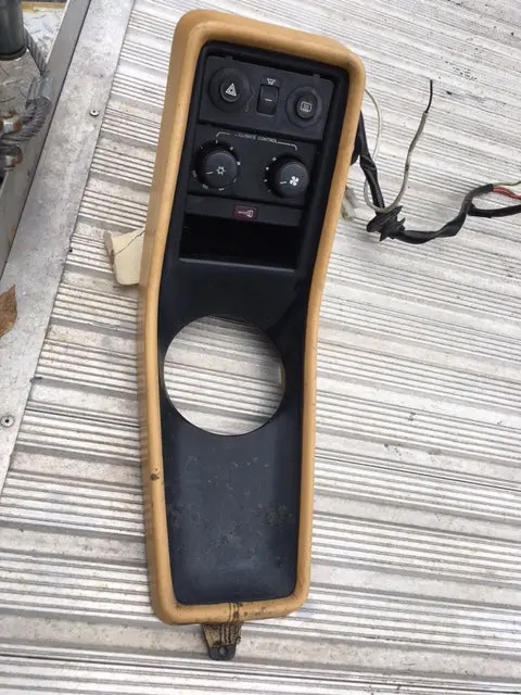 911 Console Tan With Audio Lock Hazard Switches 1987 - 1