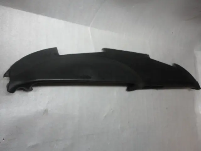 911 Dashboard Top Pad 1984 Leatherette Black
With Split Air Nozzle 911.571.067.02 - 911.502.025.44 1