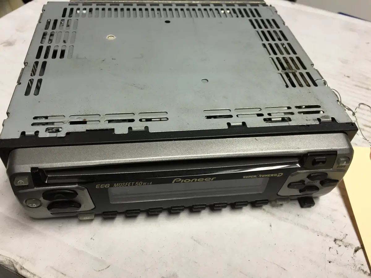 Pioneer Eeq Mosfit 50Wx4 Cd-Player Radio 1