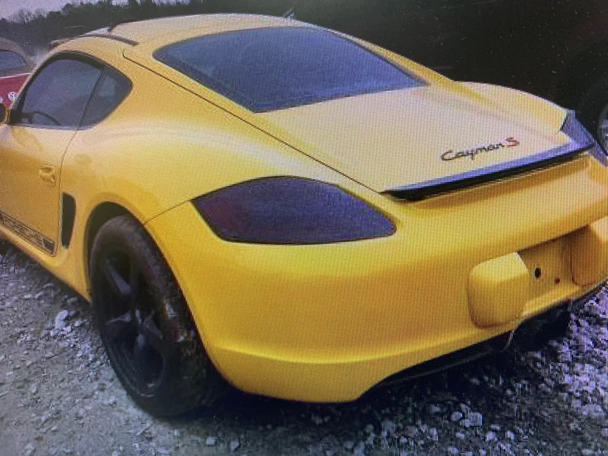 Porsche Cayman S Body Shell Bare Yellow Picture Of Actual Car Prior To Being Stripped Call For Further Information Salvage Certificate 2006 1
