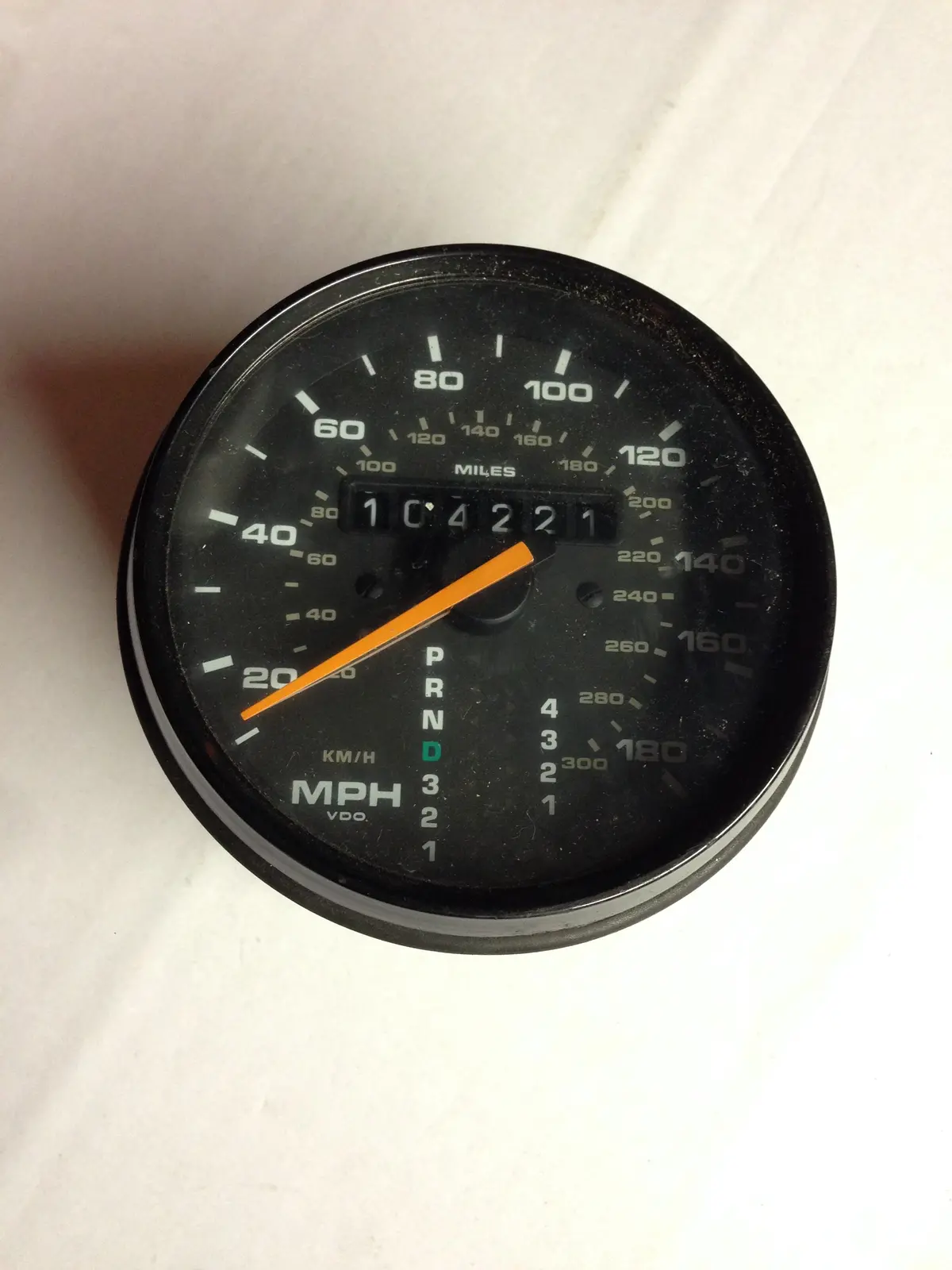 964 Speedometer 89-94 Tiptronic 104,221 M
180Mph/300Km - 964.641.527.00 1