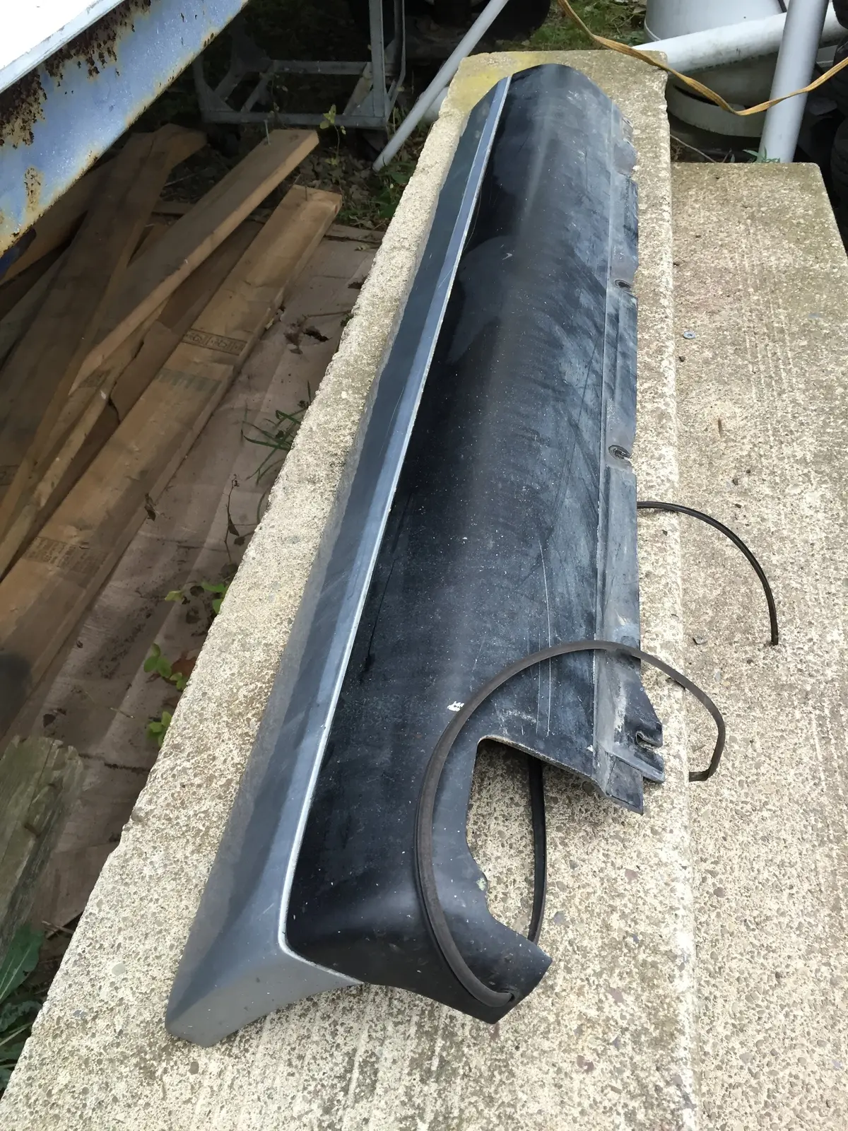 964 Rocker Panel Trim Outside Right C2/4
964.559.194.01 Oversize Shipping Applies - 964.559.094.01 1