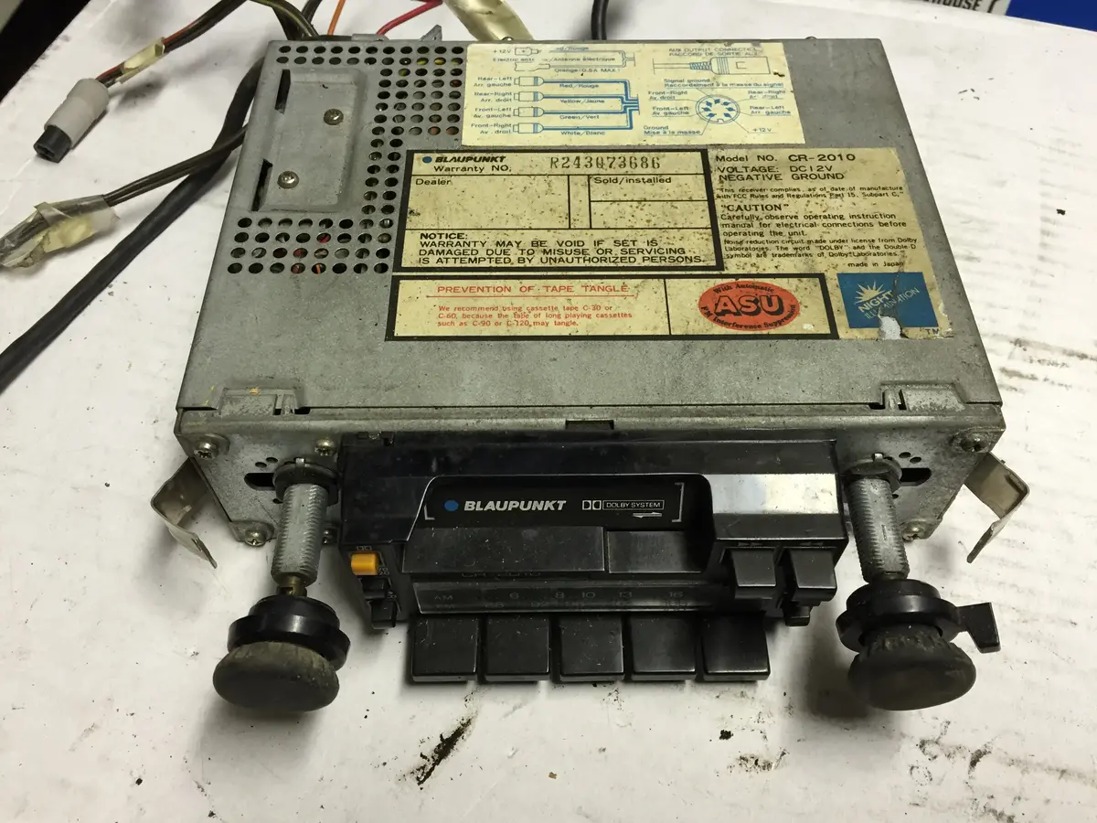 Blaupunkt Cr-2010 Radio With Cassette Player With Wires, Missing Faceplate 1