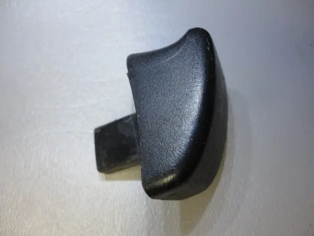 911 Seat Knob Back Release 911.521.815.00  1984-86 Clip Not Included - 911.521.817.00 1