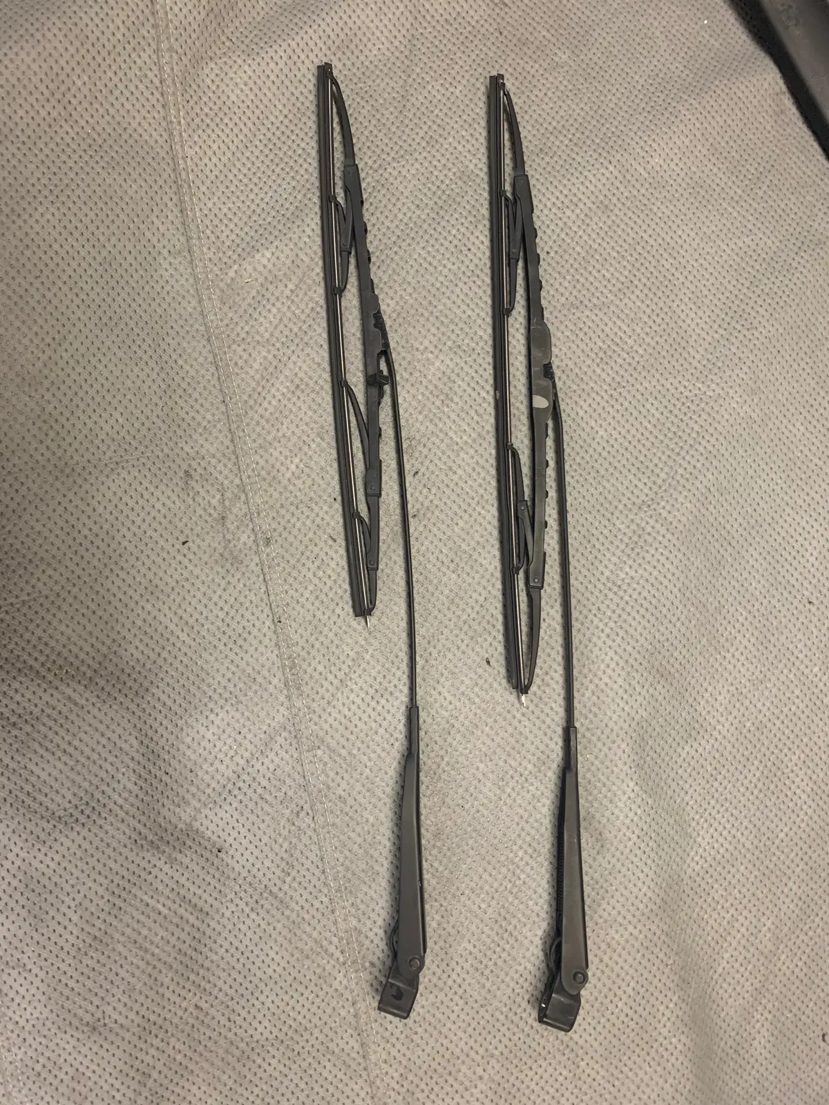 993 Windshield Wiper Arm Set Pair Left Right 1