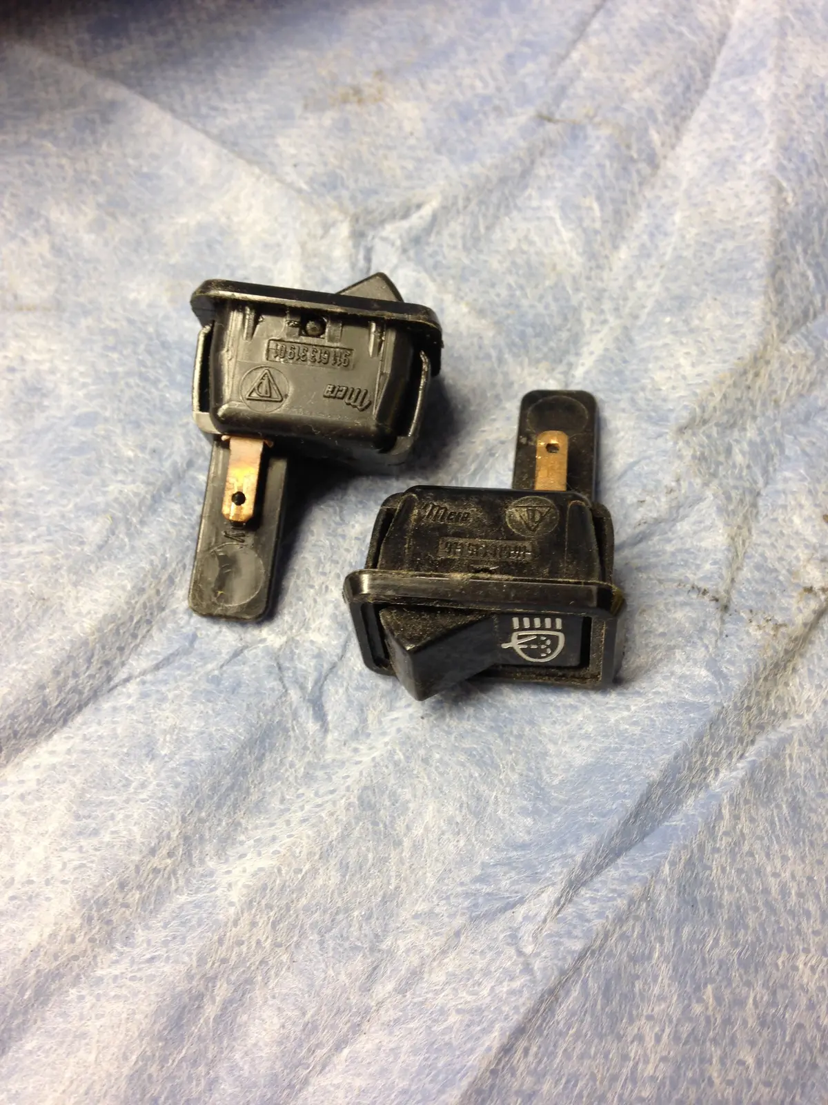 Headlight Wiper Washer Rocker Switch With Headlamp Icon - 911.013.319.01 1
