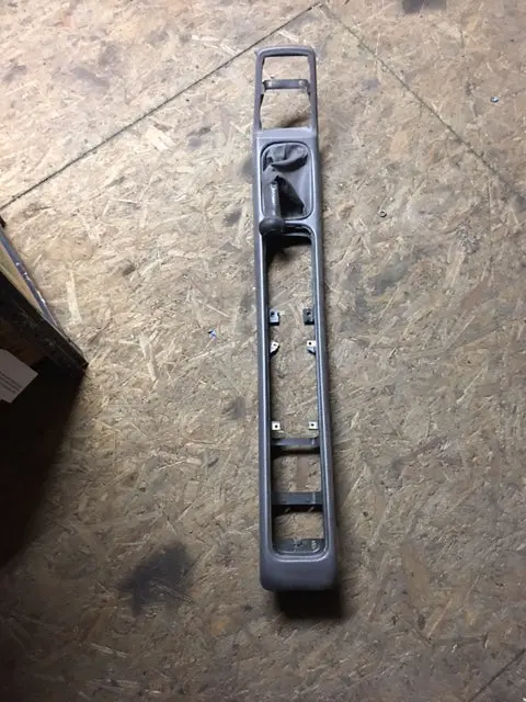 993 Center Console Gray With Shift Boot 6 Speed Worn Knob - 964.552.017.00 1
