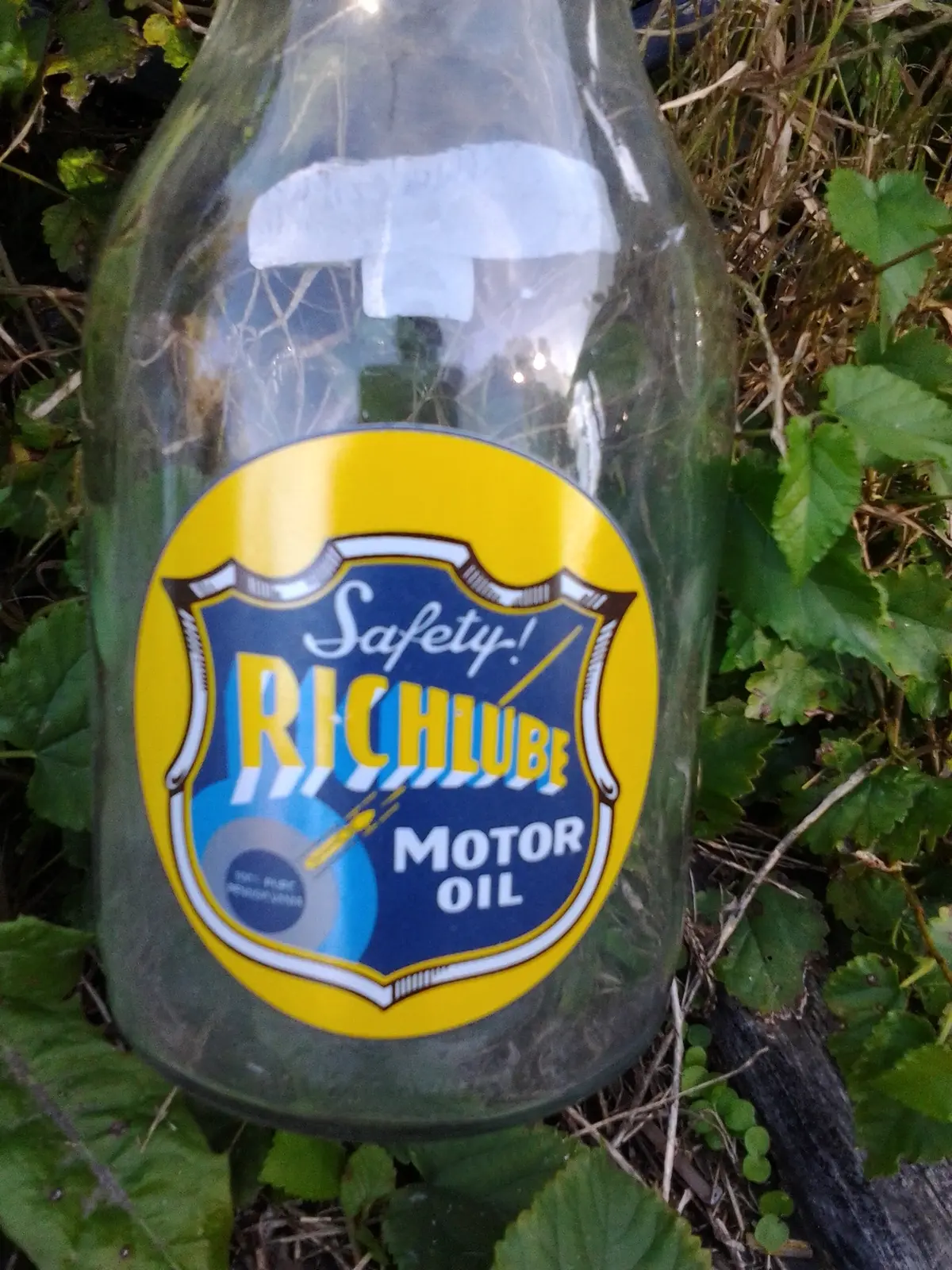 Oil Bottle - Richlube Motor Oil W/ Lid Cap 2