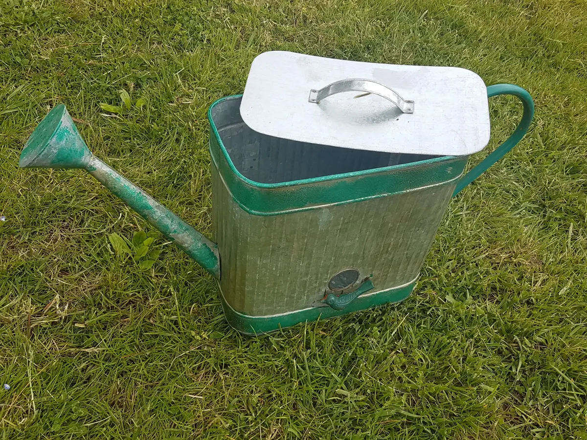 Tin - Galvanized Water-Can Birdhouse & Bird Feeder 1
