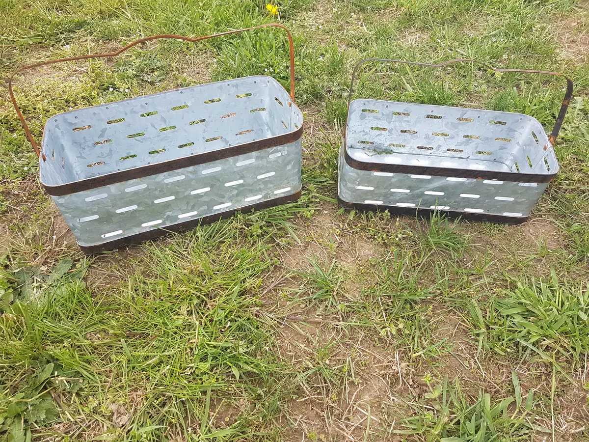 Tin - Galvanized Rectangular Olive Bucket With Handle 1
