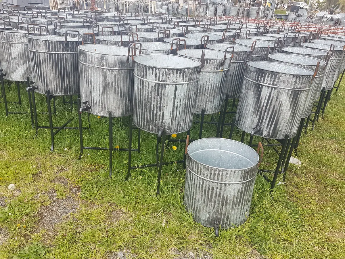 Tin - Galvanized Black Spigots Planter With Stand 1