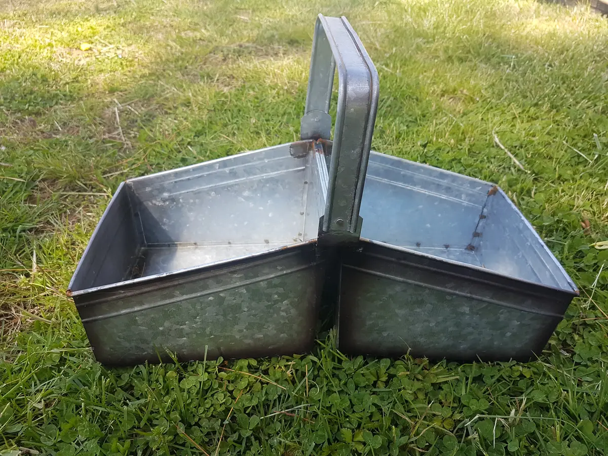 Tin - Galvanized Metal Basket With Handle 1