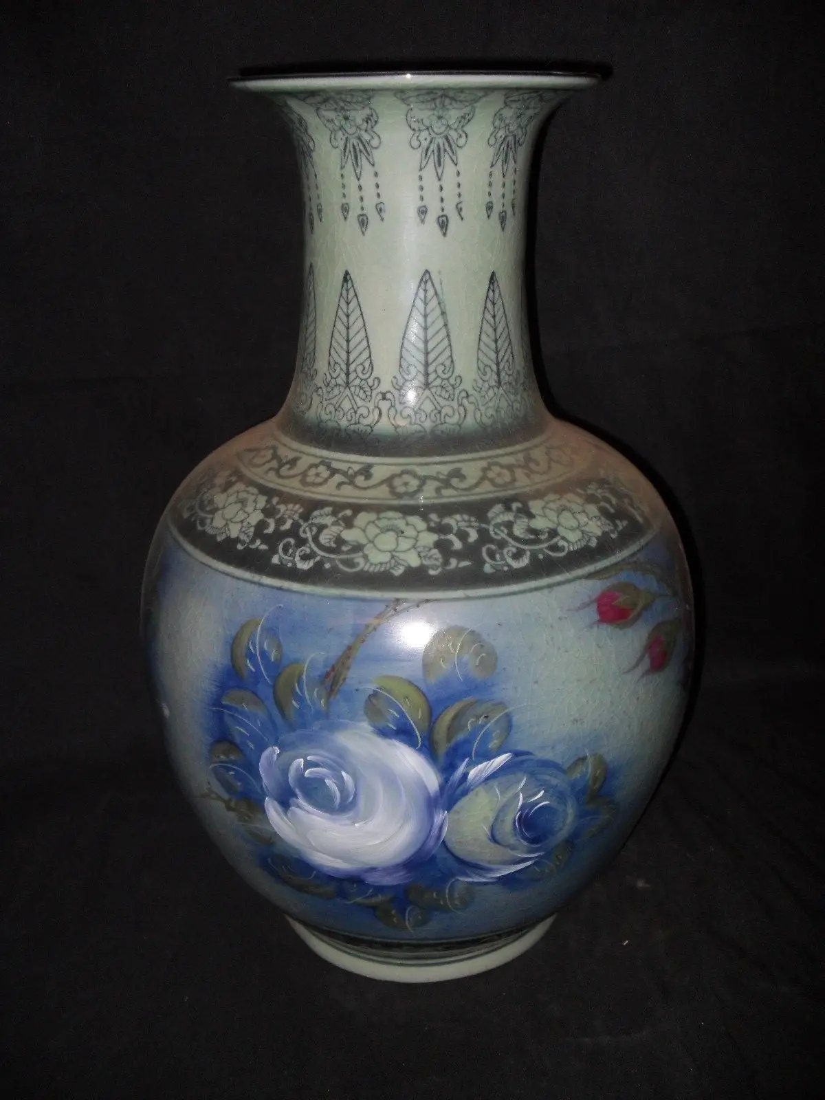 Porcelain - Vase Floral Painted Vase / Urn With Crackle Finish 1
