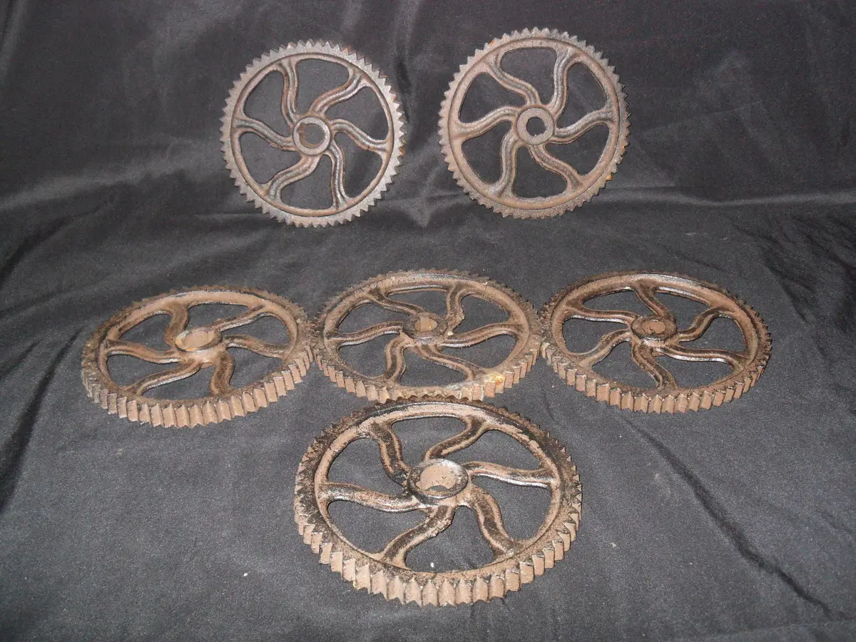 Cast Iron - Gears Twirl Shape 1