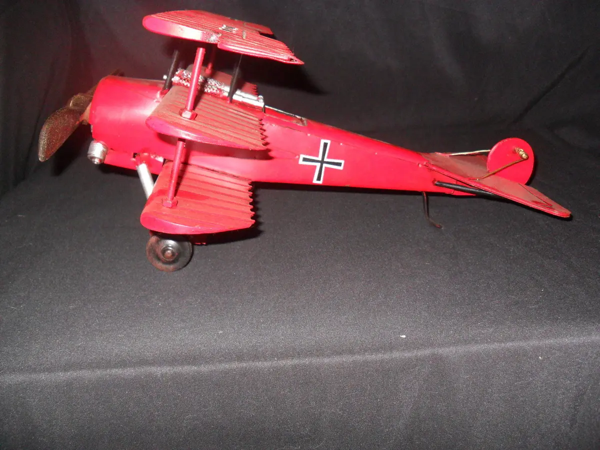 Vintage Toys - German Fokker Tri-Wing "Red Baron" Airplane 1