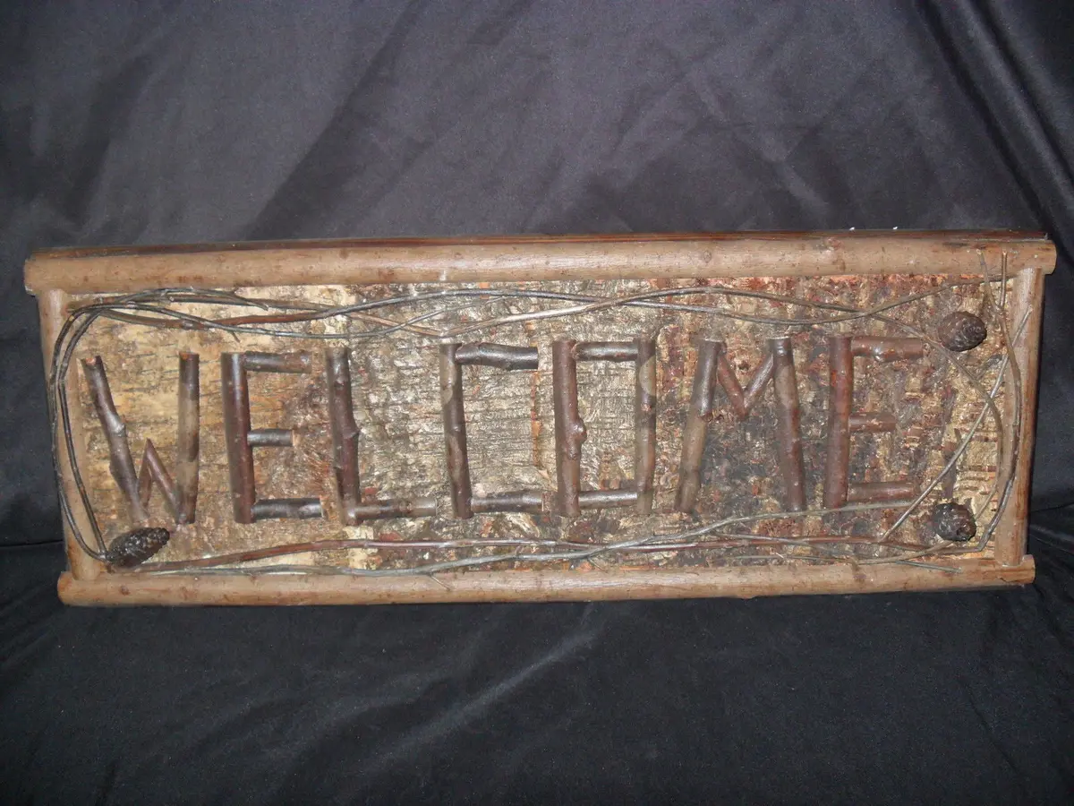 Wooden Welcome Sign With Acorns 1
