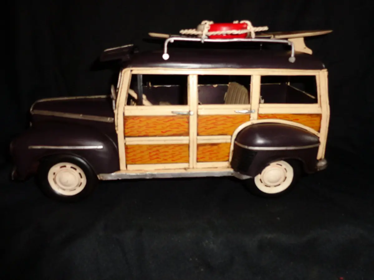 Vintage Toys - Ford Classic Woody Wagon Surfboard 1