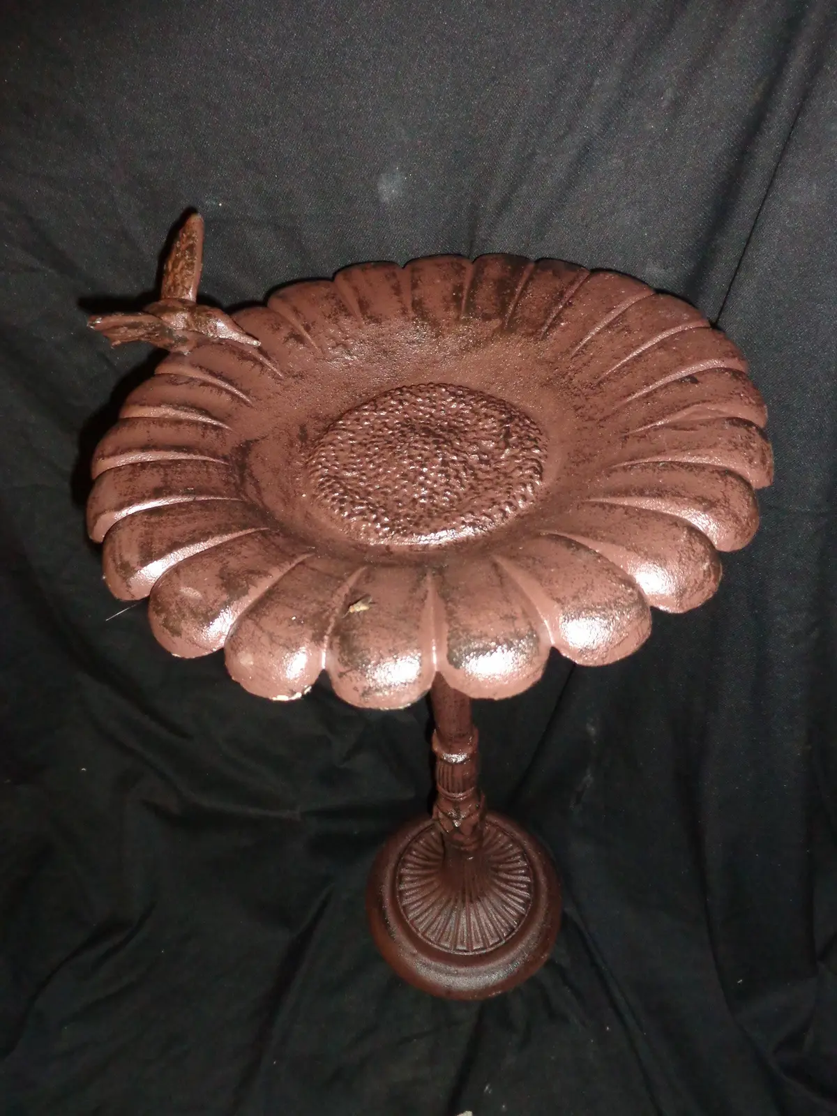 Cast Iron Bird Feeder - Hummingbird  Bath 1