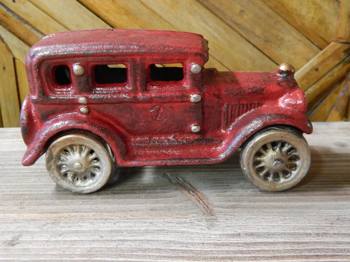 Vintage Cast Iron Car 1